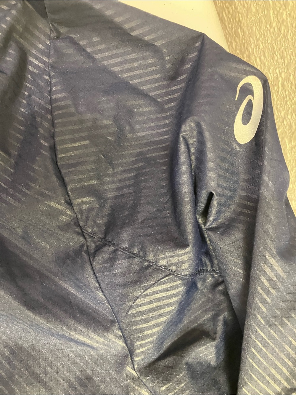 Asics Waterproof Rain Navy Running Jacket - Picture 3 of 5